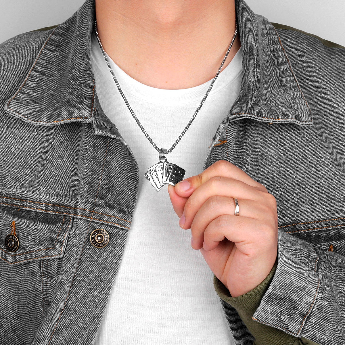 ポーカーギャンブルネックレス