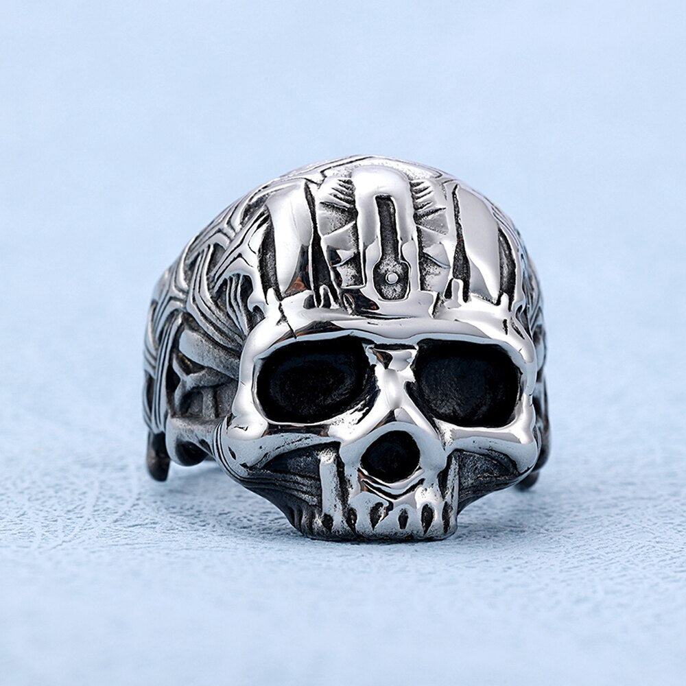 Готическое кольцо с черепом