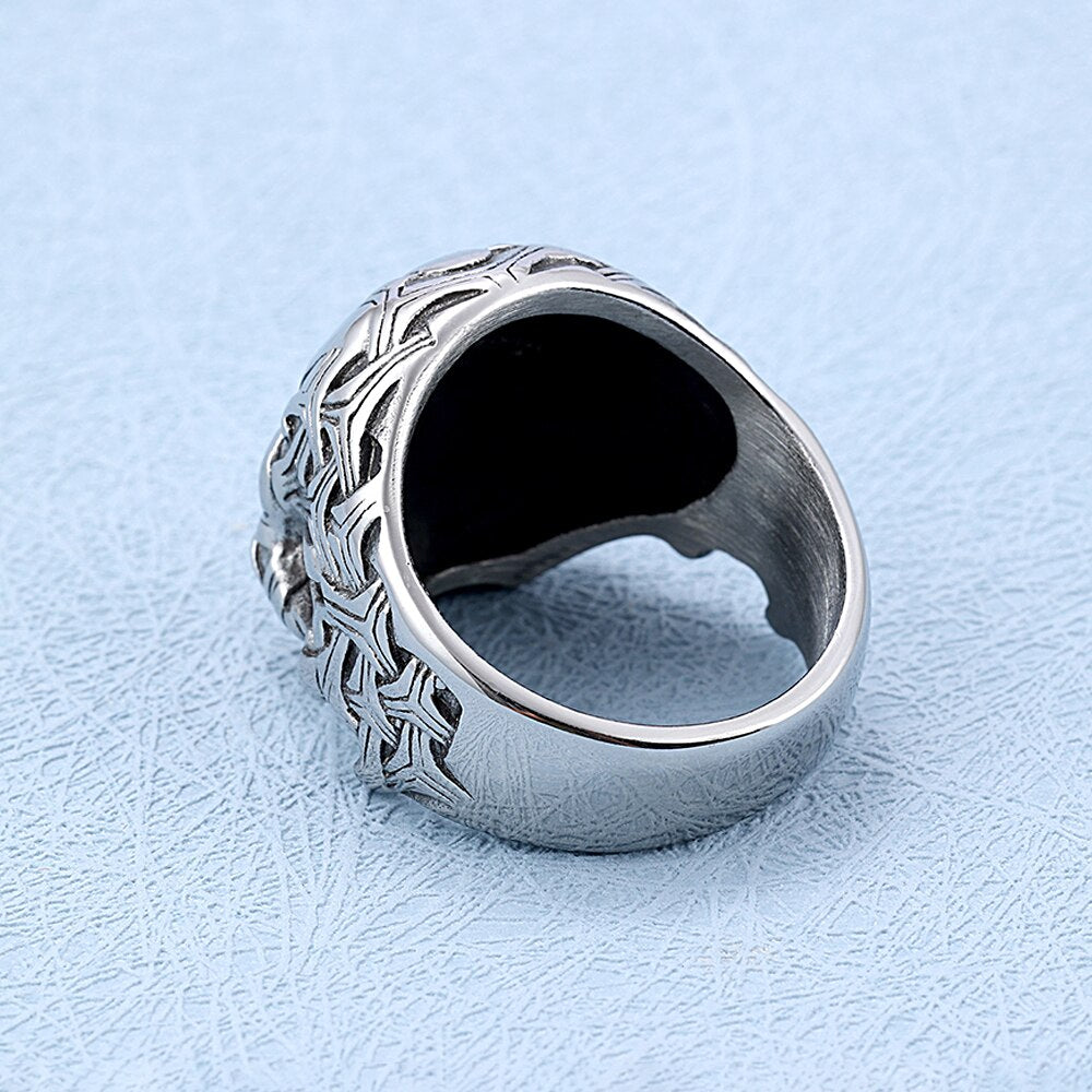 Готическое кольцо с черепом