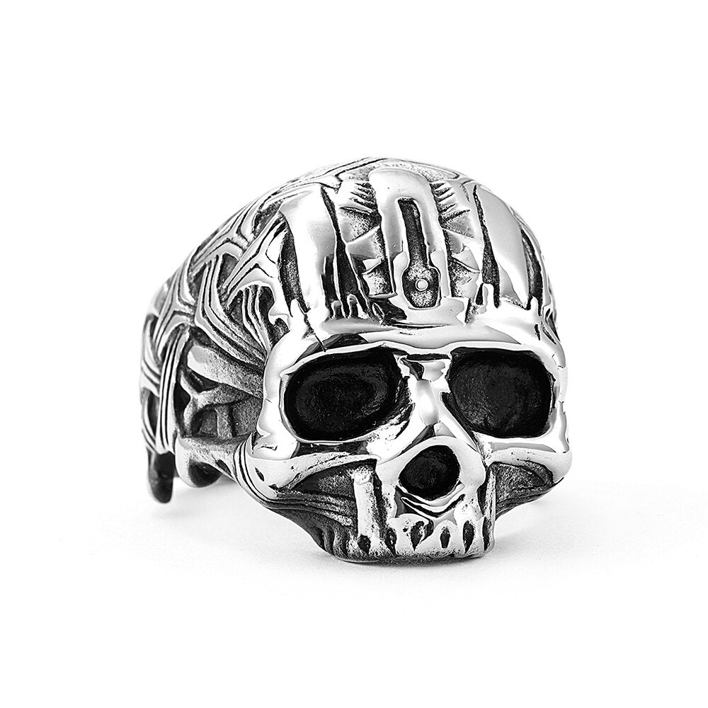 Готическое кольцо с черепом