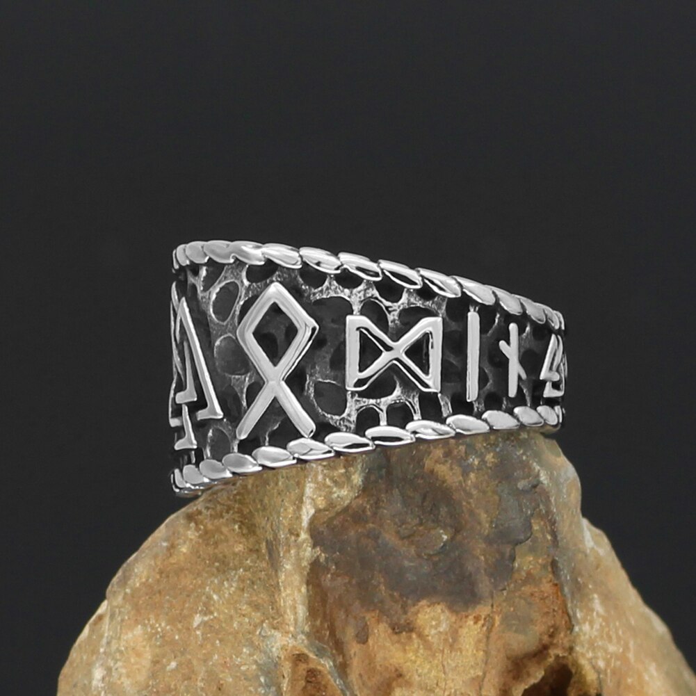 Anillo de amuleto del símbolo de Odín