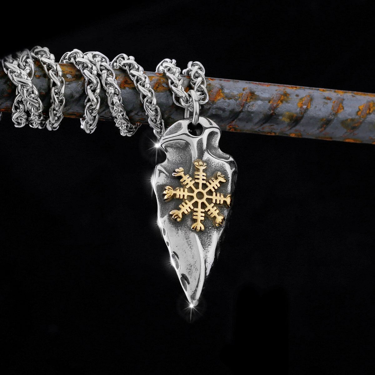 Collar de señal de tráfico con brújula de lanza