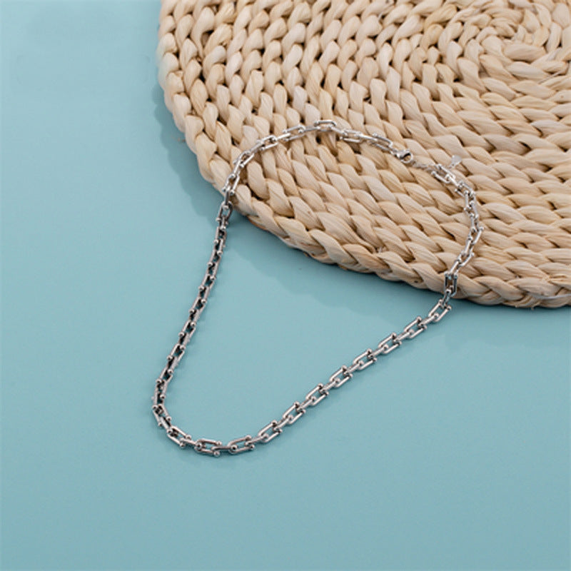 U-shaped horseshoe thick necklace