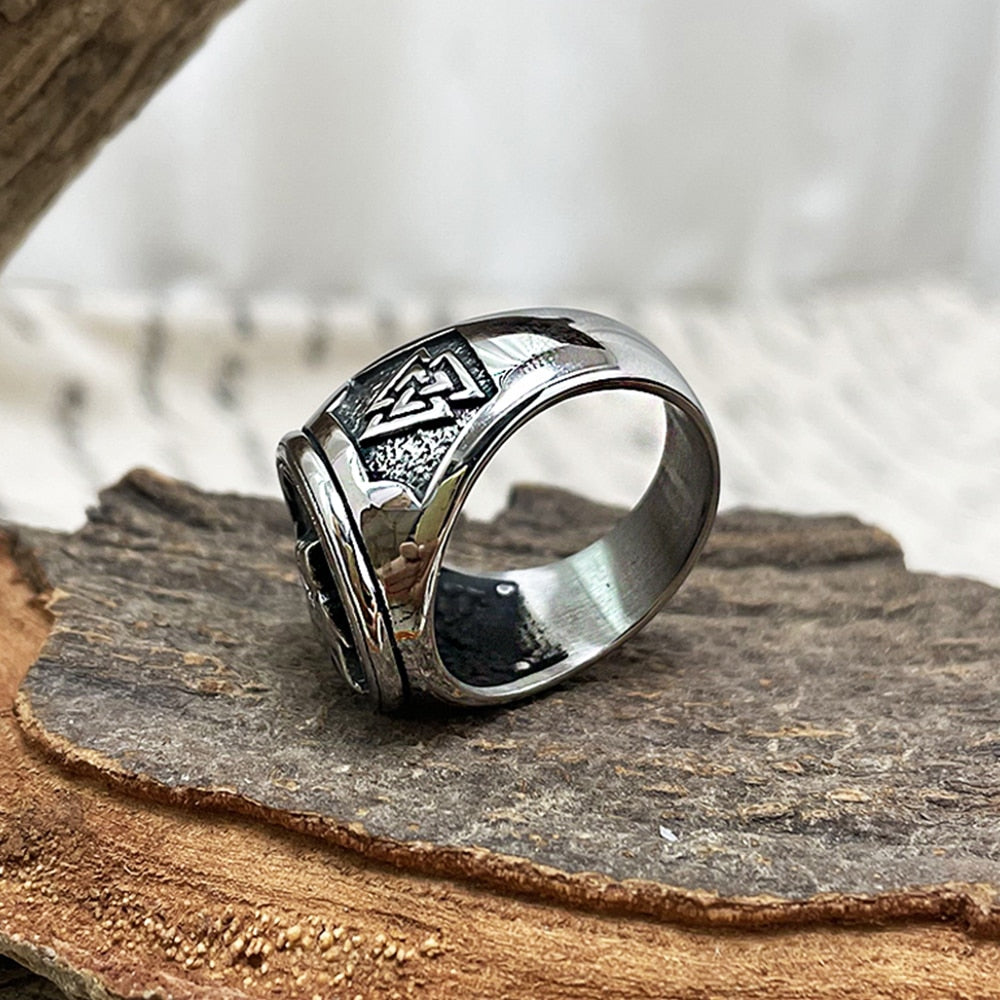 Anneau d'amulette de Valknut