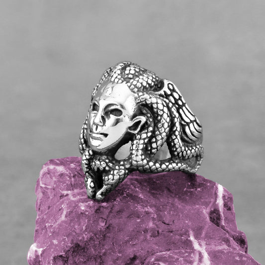 Medusa Queen Ring