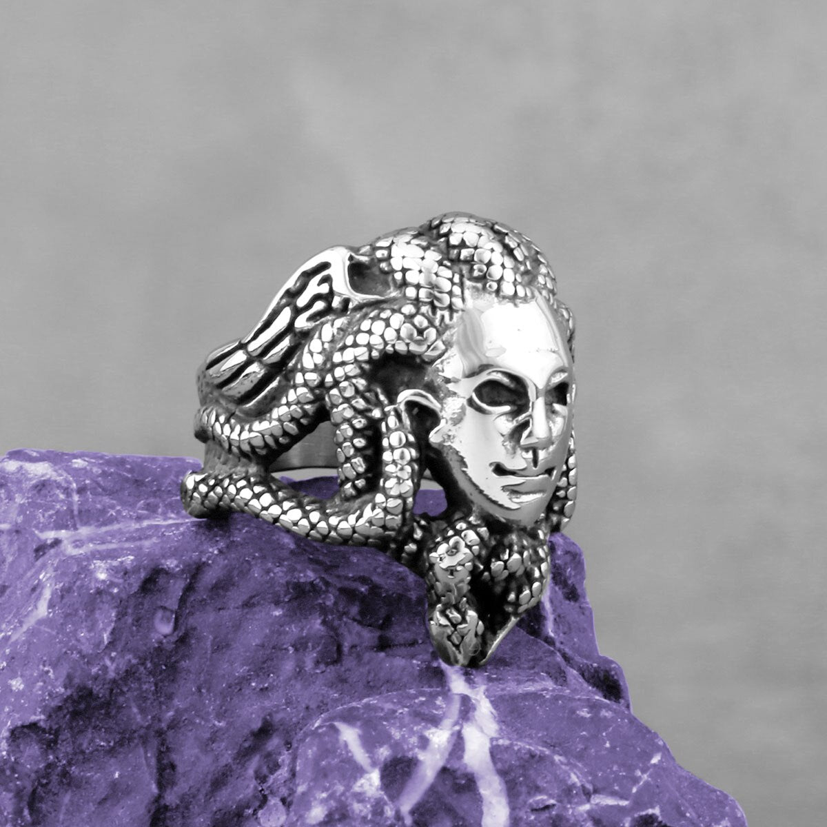 Medusa Queen Ring