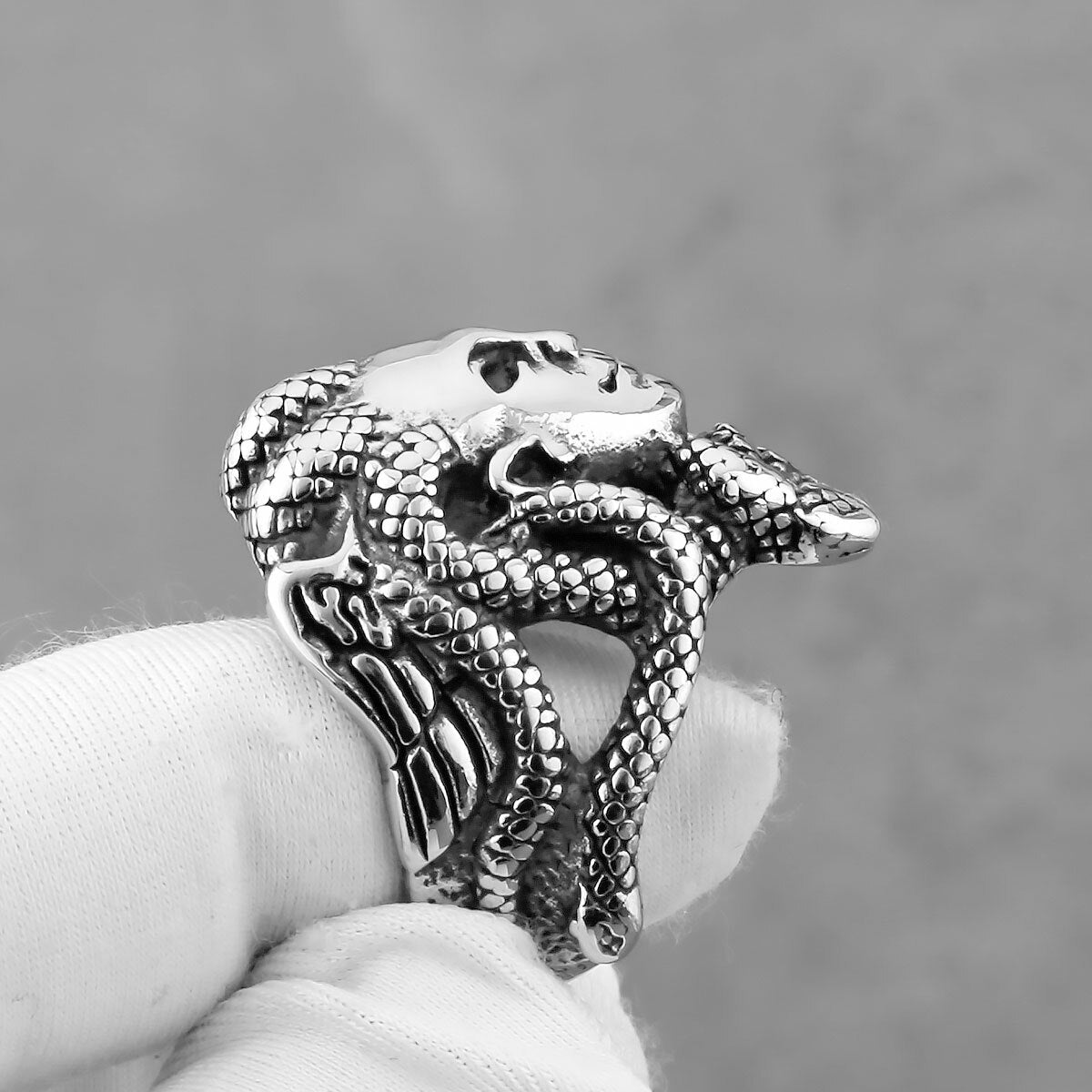 Medusa Queen Ring