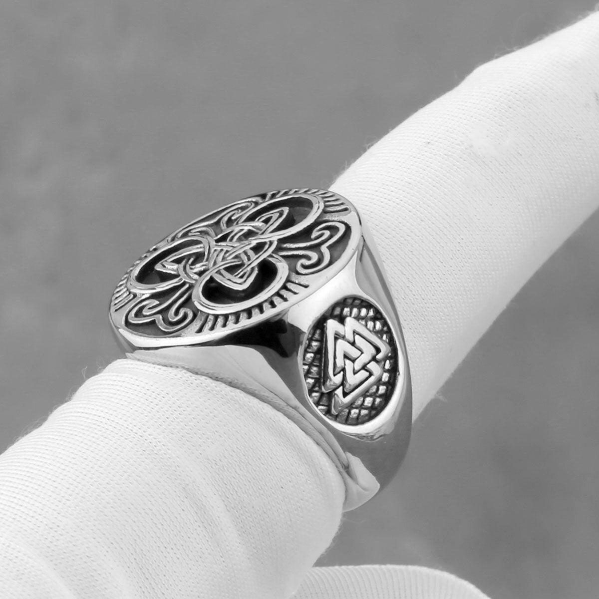 Victoria Odin Trinity Rune Ring