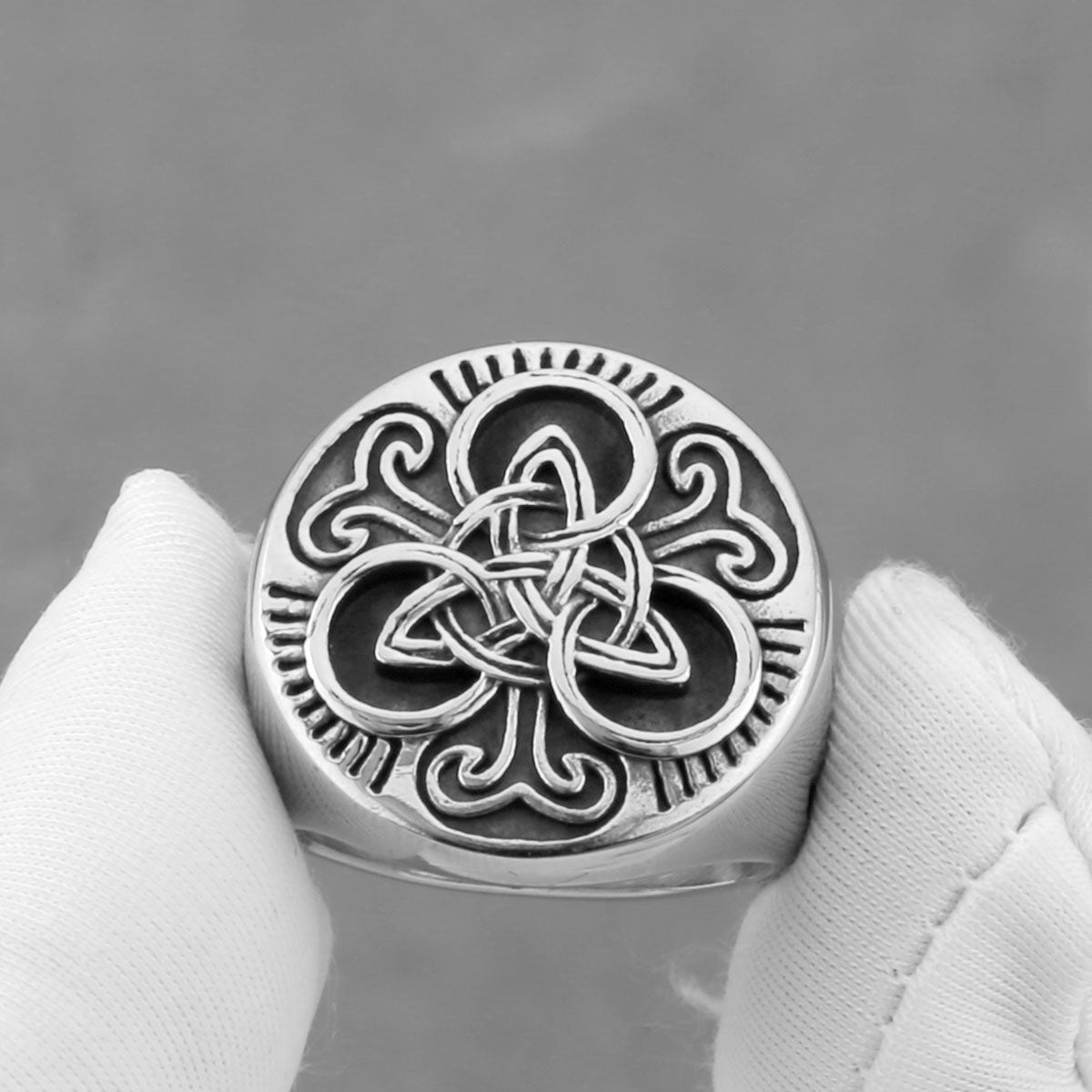 Victoria Odin Trinity Rune Ring