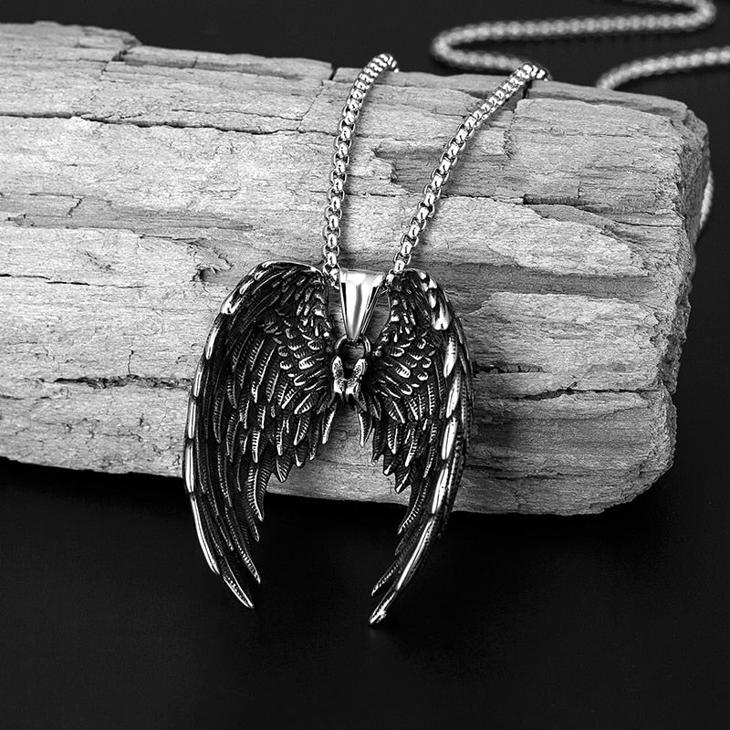 Colar Asas de Anjo Guerreiro de Ferro