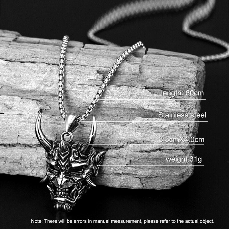 Collar de máscara de samurái de acero