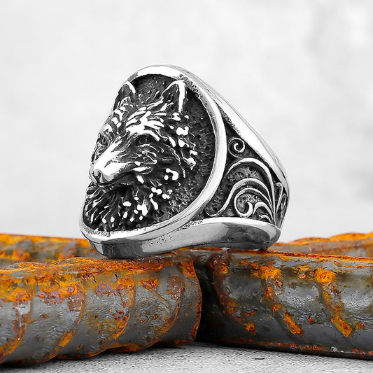 Relief Forest Wolf Ring